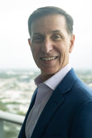 Dr. Luis Salmun